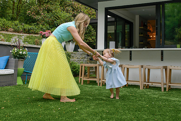 CaraKneer_399_HiRes