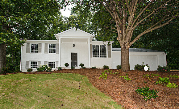 Ellwyn Dr_170TT_hires