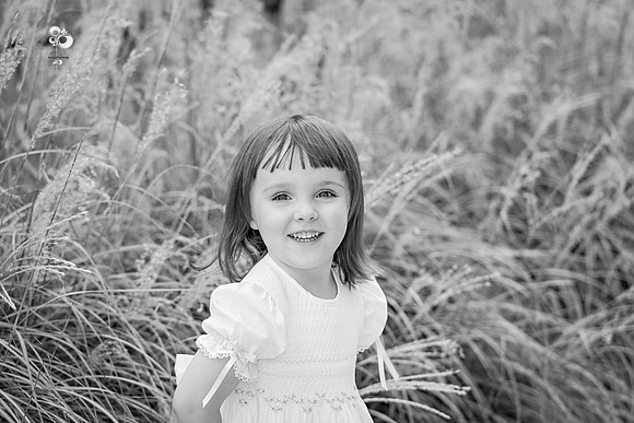 Evelyn_437T_web