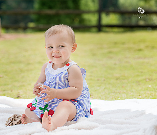 Evelyn_308T-V1_web