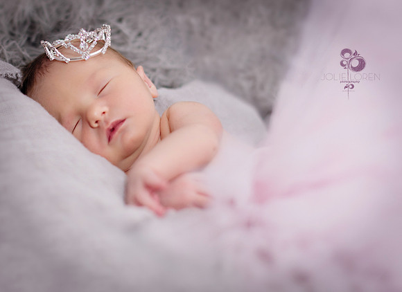 OliviaD_351T_web