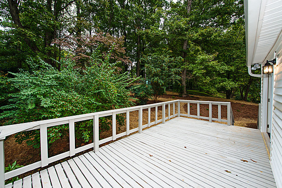 Ellwyn Dr_098T_web